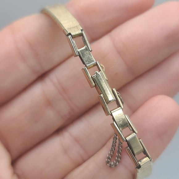 Vintage Caravelle Watch Ladies Not Working - Picture 4 of 7